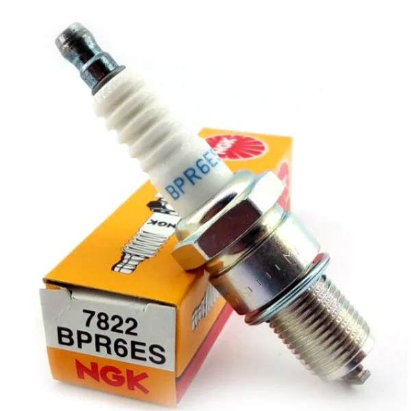 Свеча зажигания NGK BPR6ES suzuki DF 4-6 в Алдане